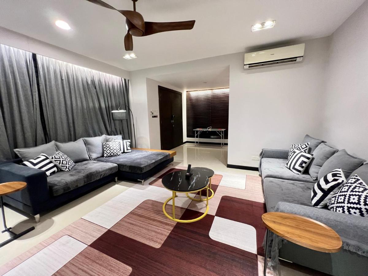 Tcvila2 5br 17pax Neartc Dinosaurland, Pooltable Kuantan