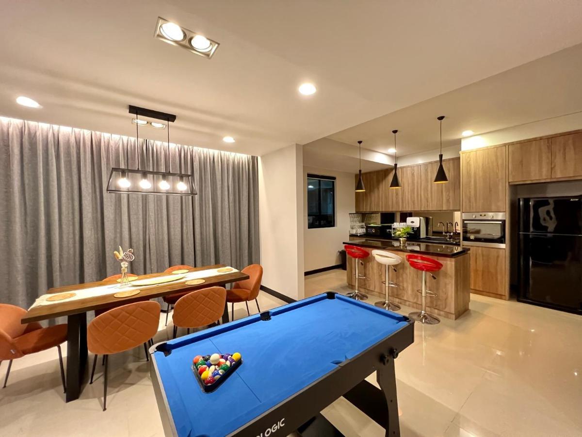 Tcvila2 5br 17pax Neartc Dinosaurland, Pooltable * Kuantan