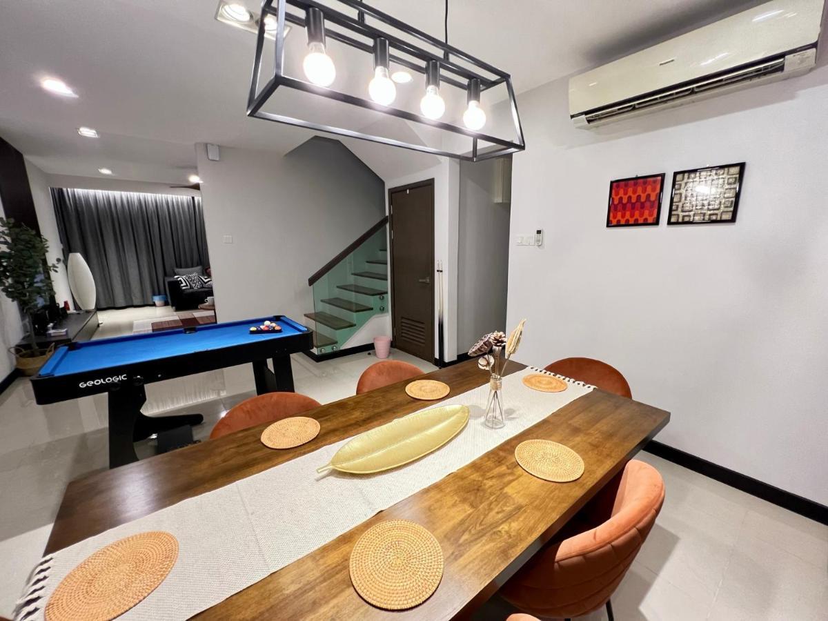 Holiday home Tcvila2 5br 17pax Neartc Dinosaurland, Pooltable Kuantan